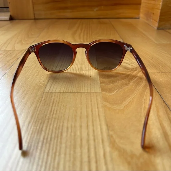 Sunski Yuba tortoise polarized sunglasses - Picture 6 of 10